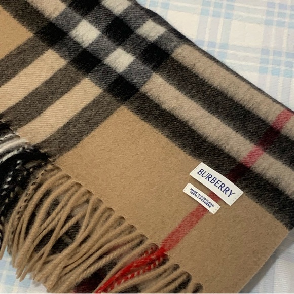 Burberry Checkered Scarf - Picture 2 of 4